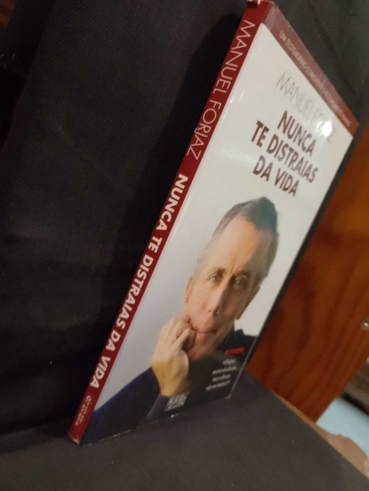 Nunca te distraias da Vida - Manuel Forjaz