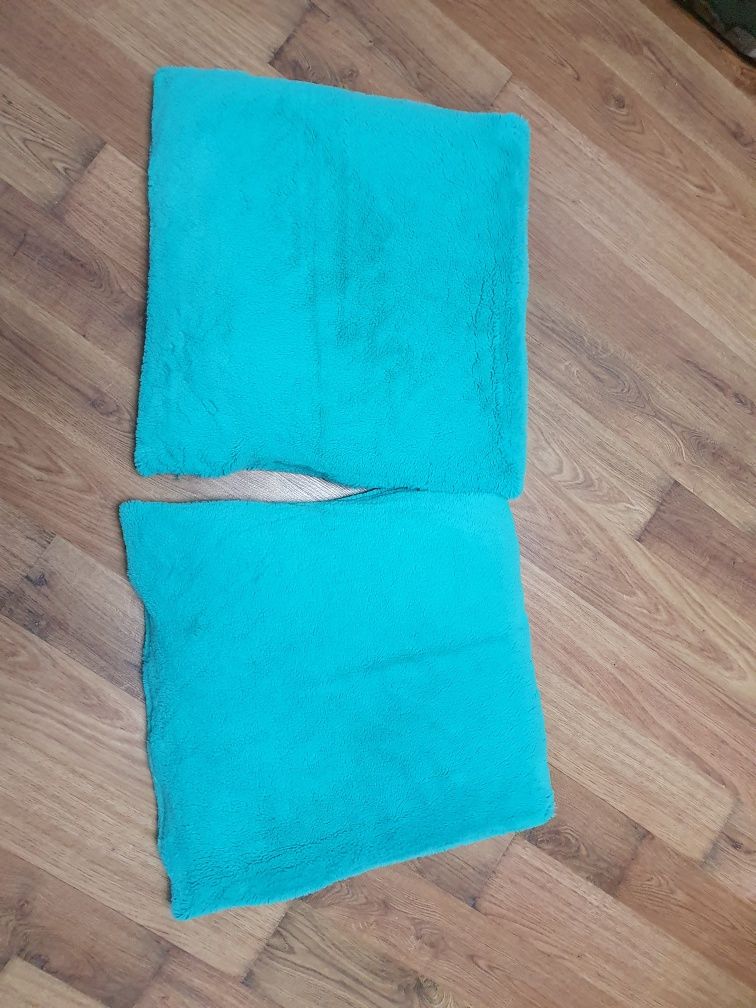 Dwie poduszki turkusowe 40 cm