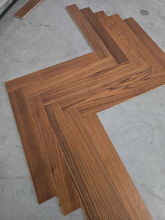 Jodełka klasyczna dąb czerwony lakier 10x65x480 (59 m2)