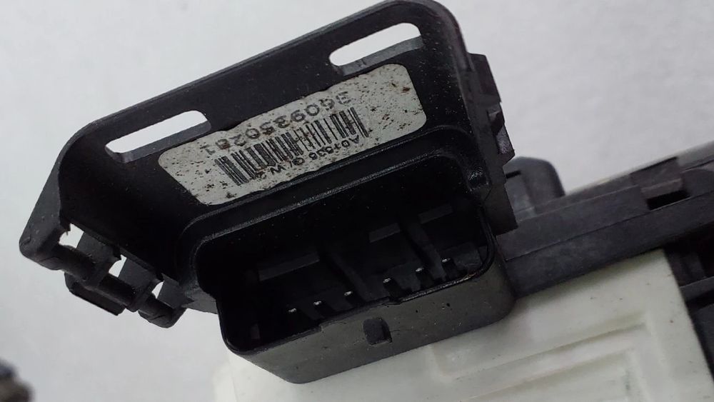 Fechadura / fecho porta lateral direita PEUGEOT Partner II