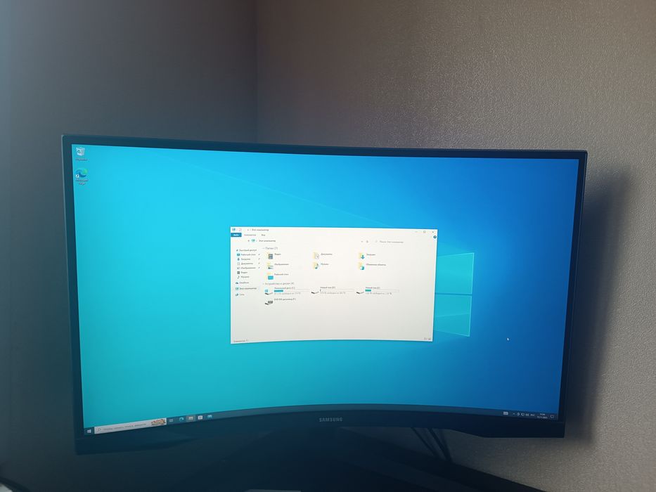 Игровой монитор выгнутый