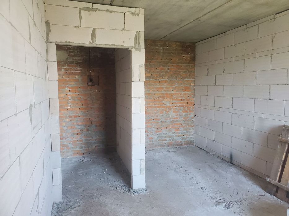 Продаж трикімнатної квартири