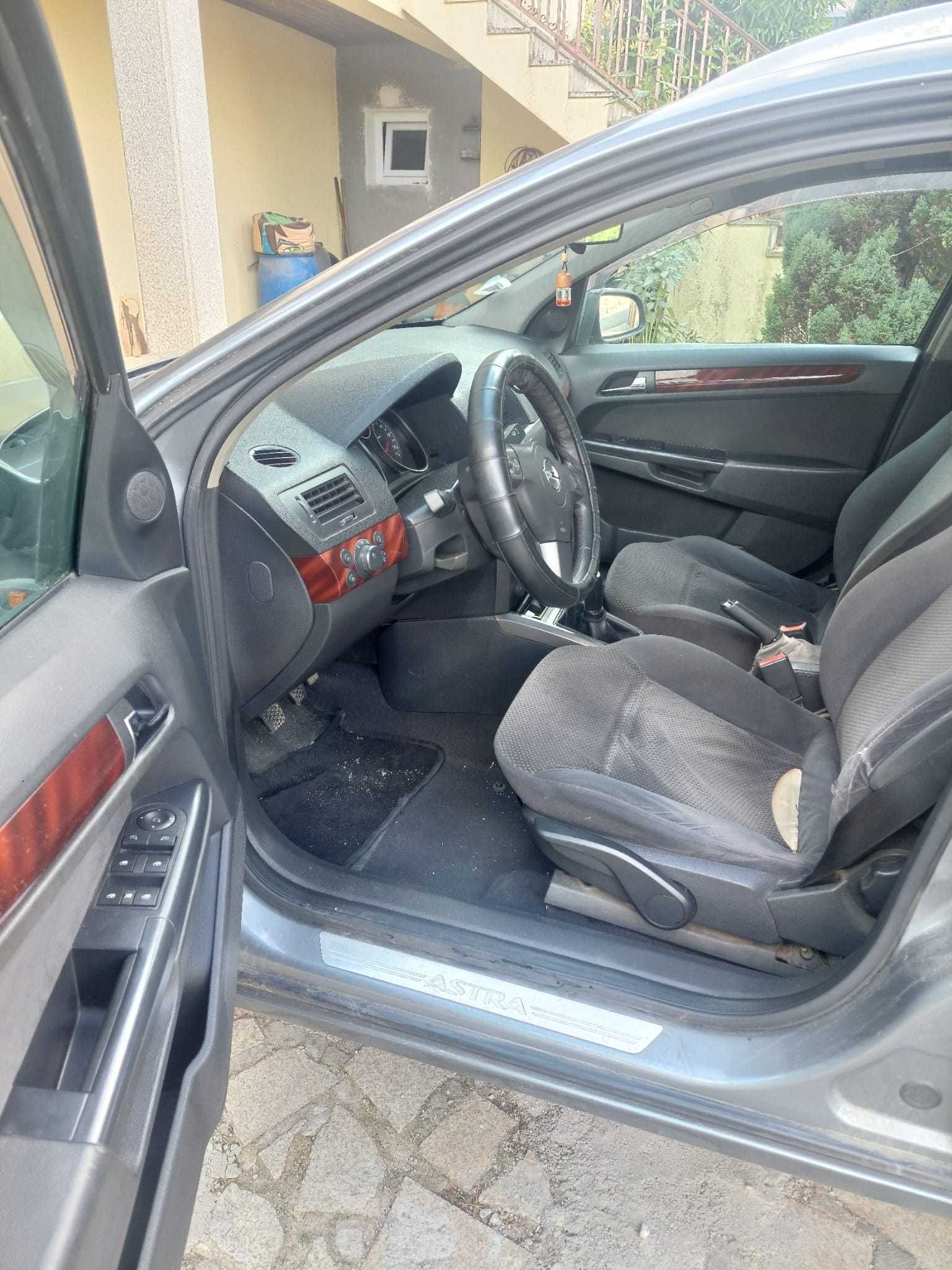 Vende Opel astra 1.7 cdti