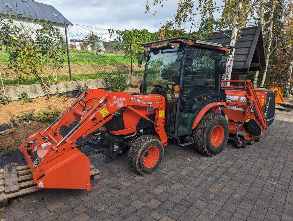 Solidny ciągnik KUBOTA B2261 HDB Kabina + LED + osprzęt + faktura VAT