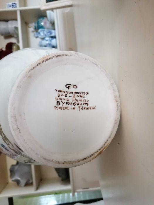 Pote pintado à mão