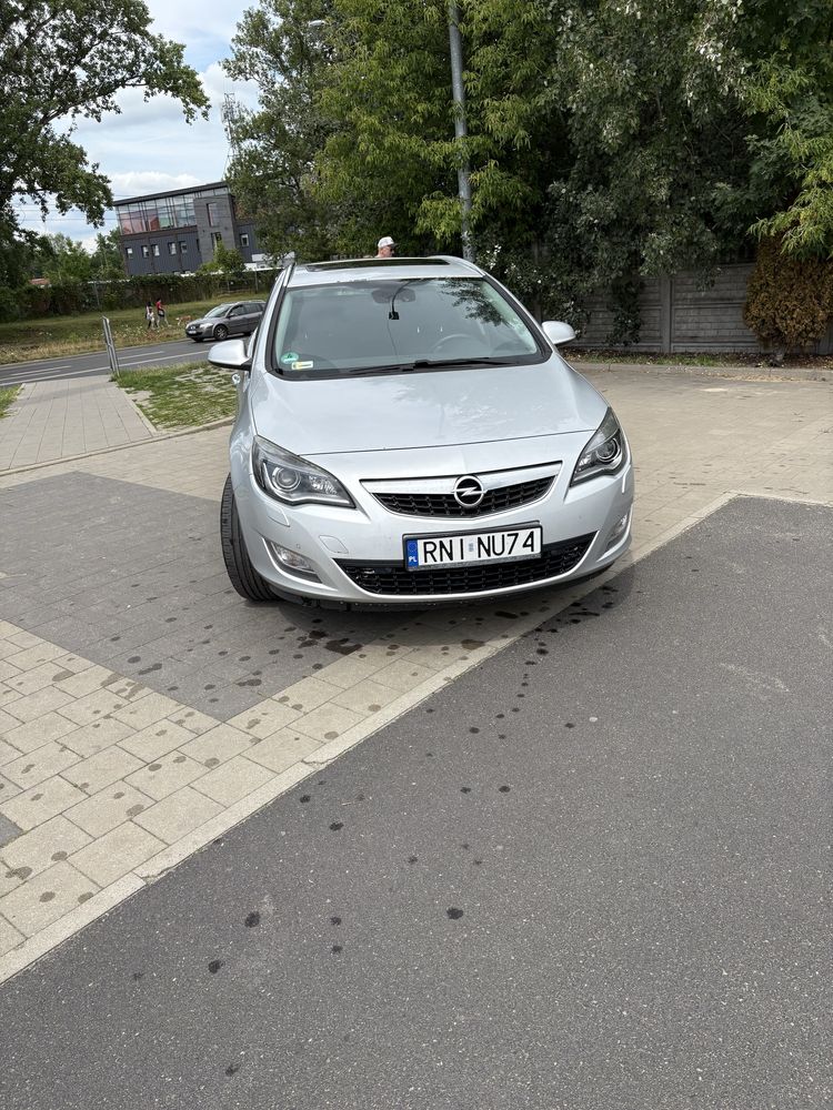 Opel Astra J, 2.0cdti, 2011