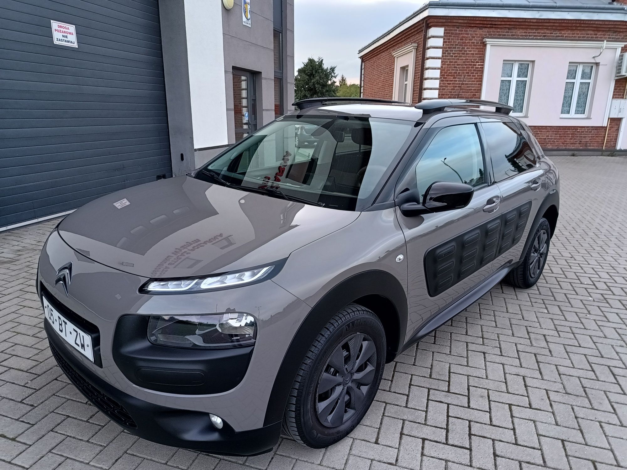 Sprzedam bardzo  ładnego Citroena Cactus 1.6 HDi, mały przebieg