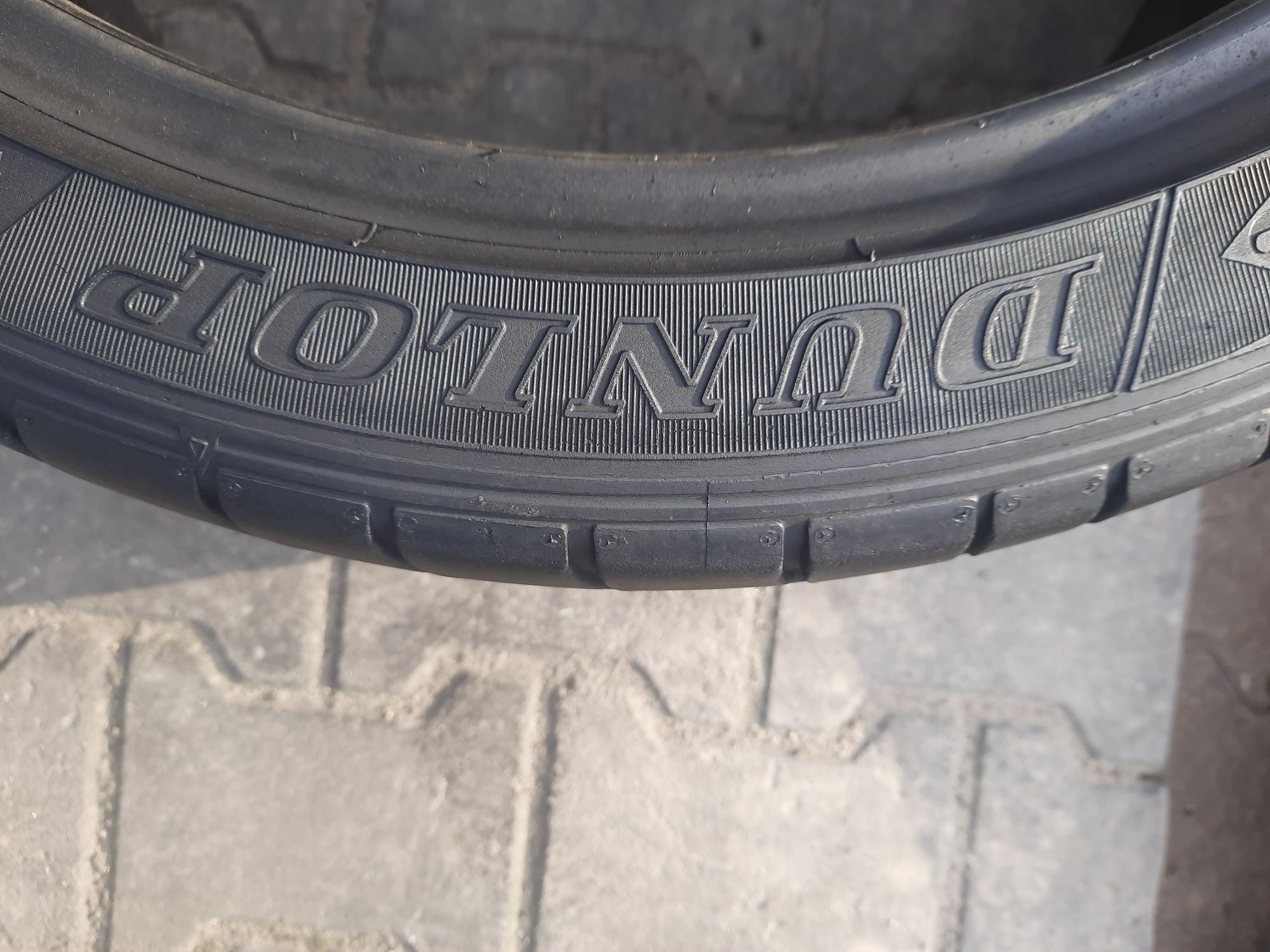 Dunlop 255/40/19 dwie sztuki