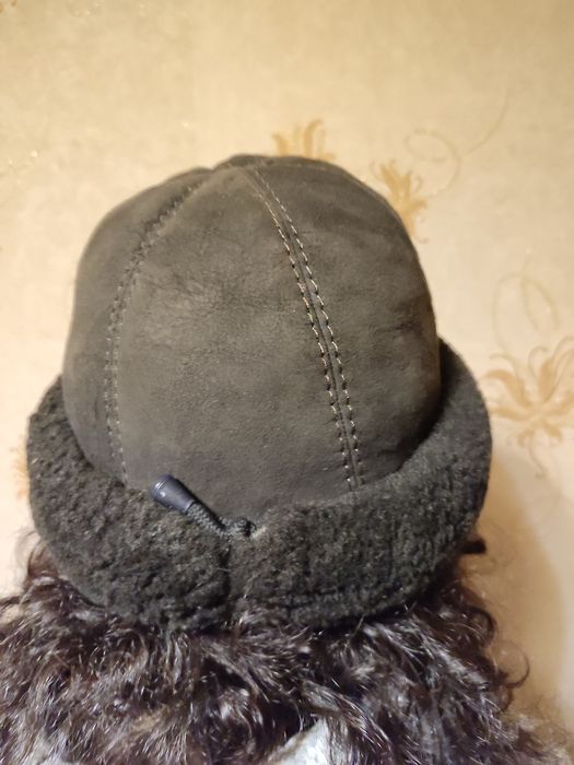 Шапка женская зимняя (на натур.меху, кожаная)