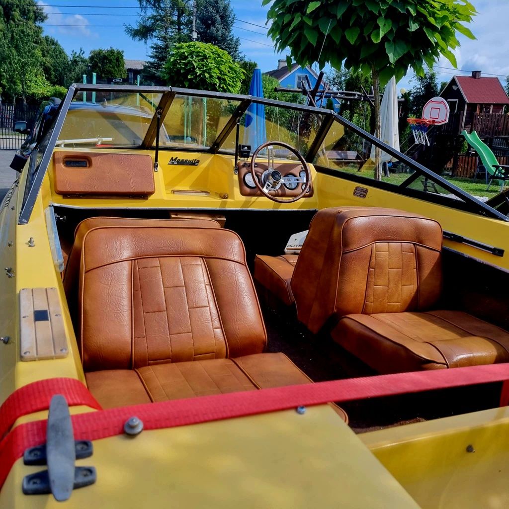 Motorówka Bayliner z silnikiem Johnson 70KM i  przyczepką