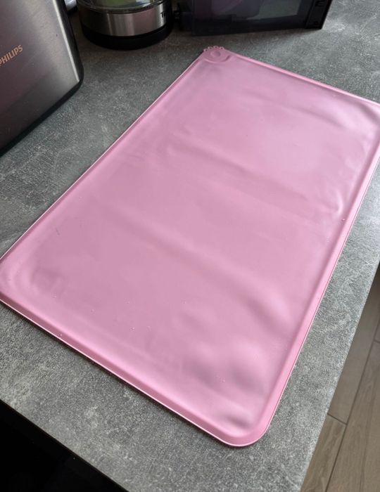 Рожевий Силіконовий килимок під миски для собак та кішок 48х30см