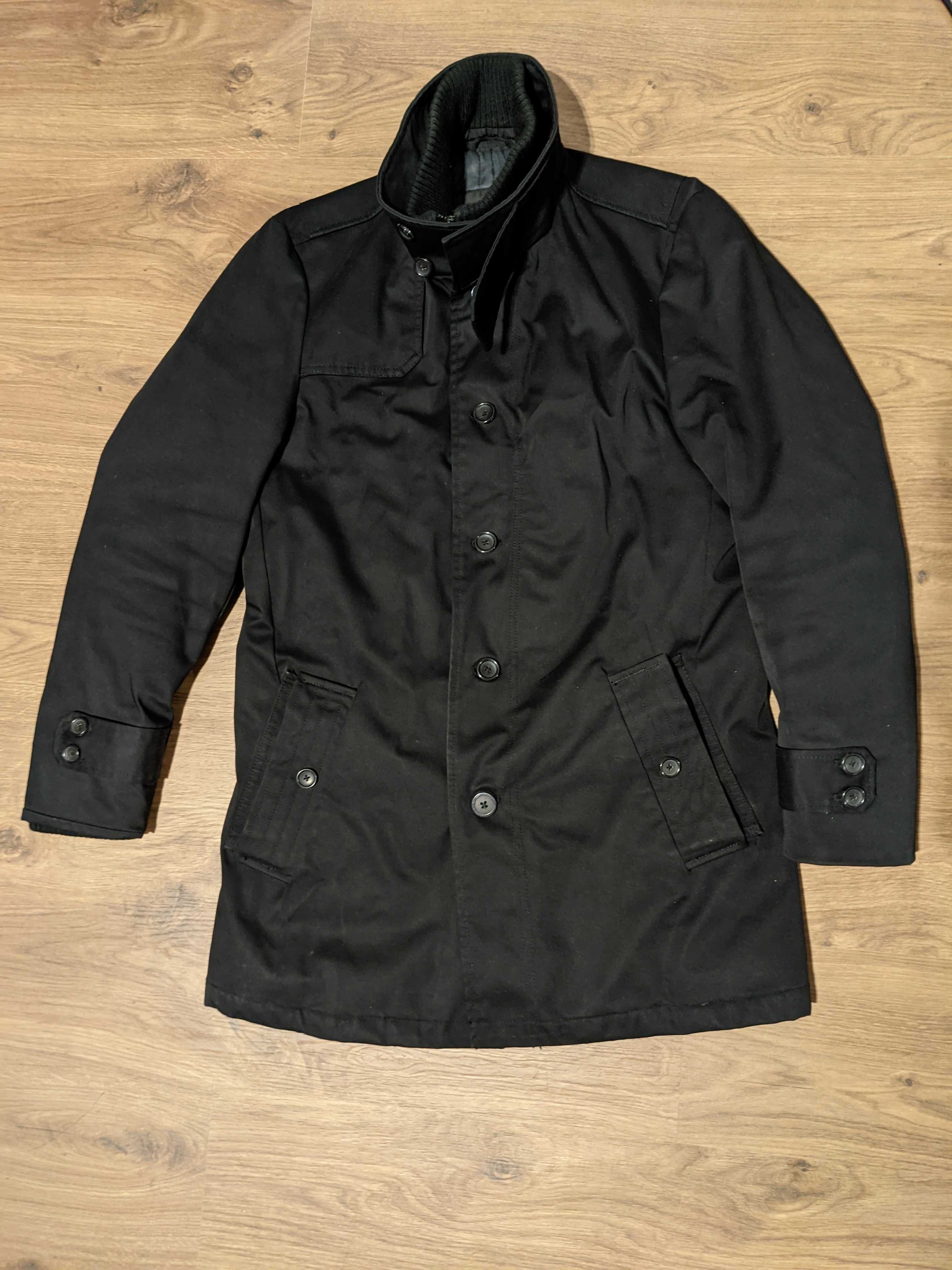 Czarny płaszcz zimowy taliowany Matinique r. L