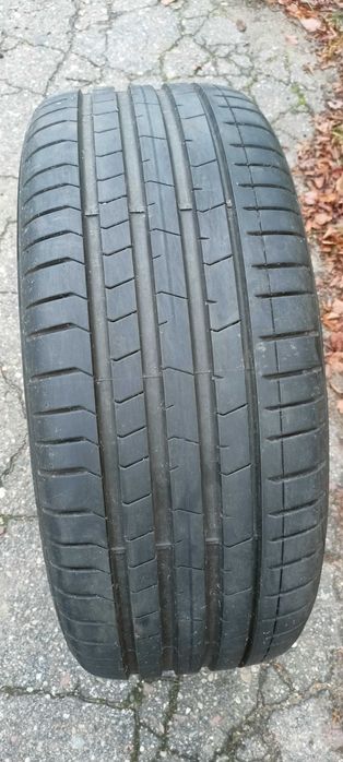 Opony Pirelli 255/40 R21