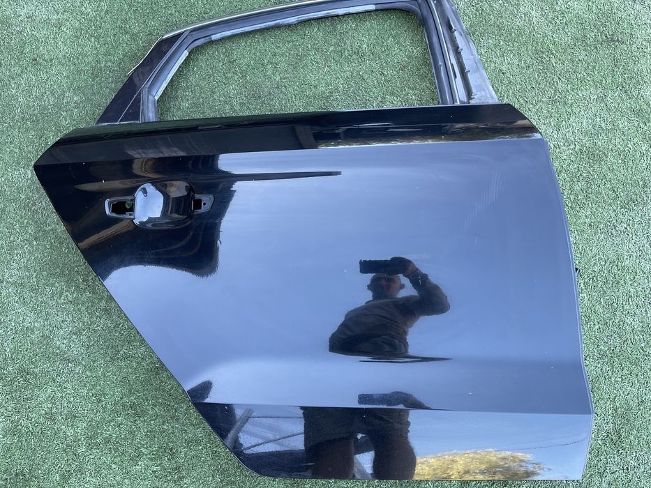 Двері задні праві колір A2 / Y9B AUDI А3 8V 2012-2016