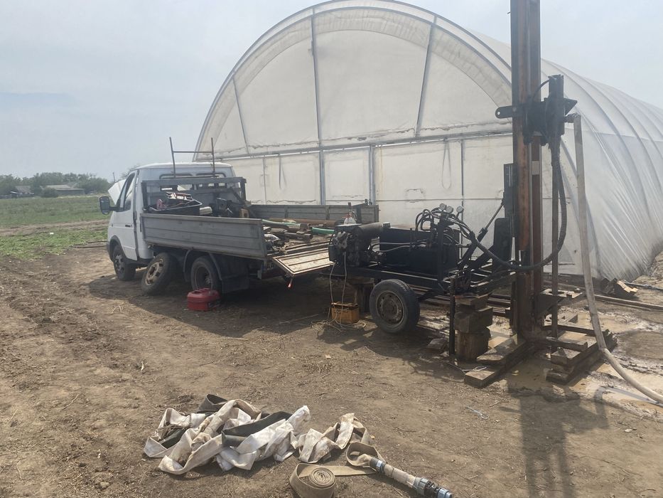 Бурение скважен до 100 і більше метрів