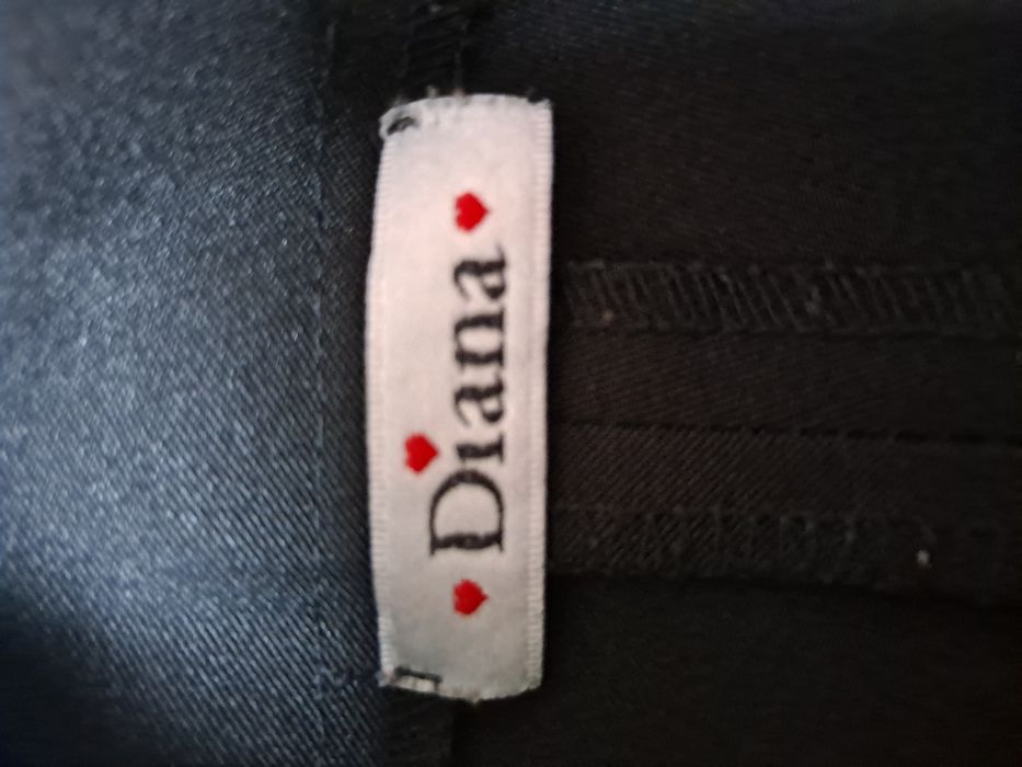 Elegancki garnitur damski klasyczny.