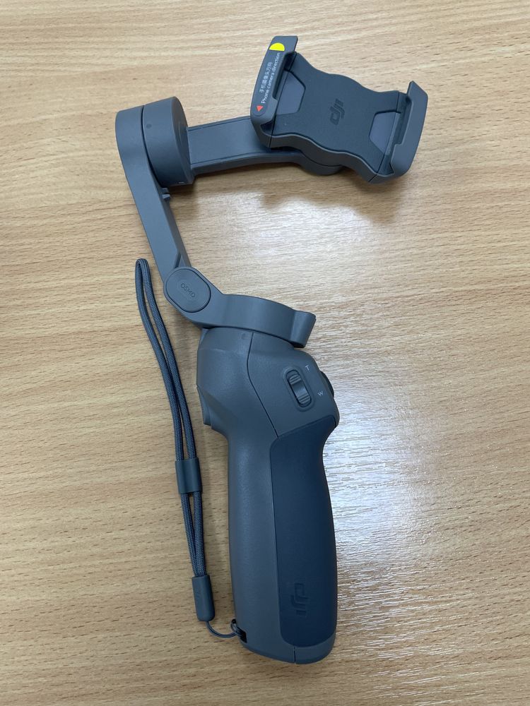 DJI Osmo mobile 3 стедікамера стабілізатор