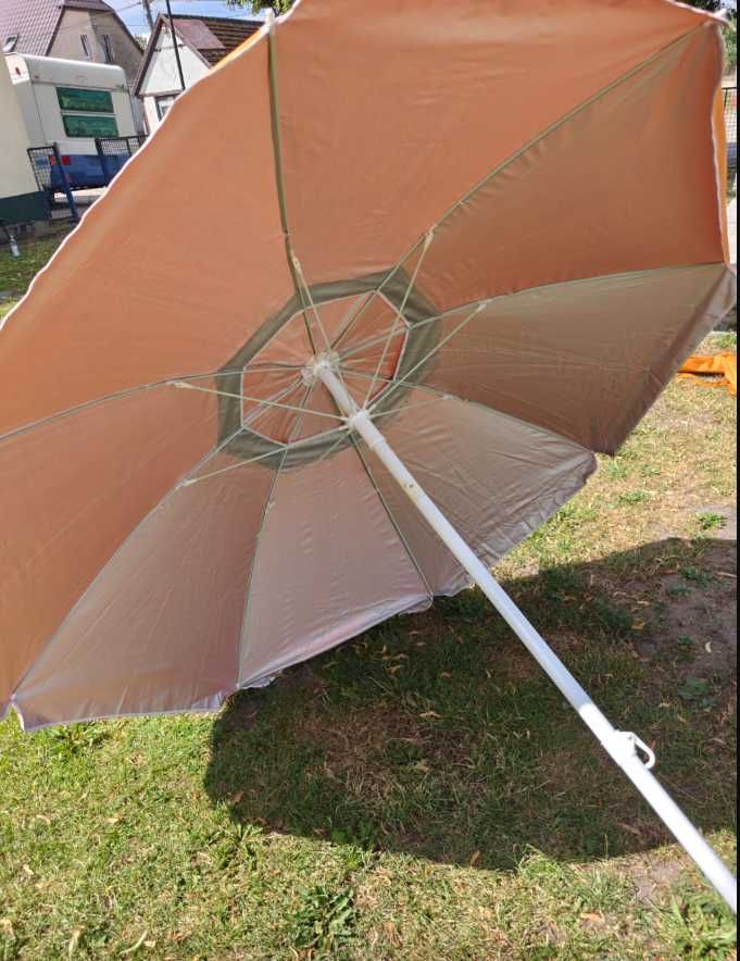 Parasol ogrodowy składany, uchylny.