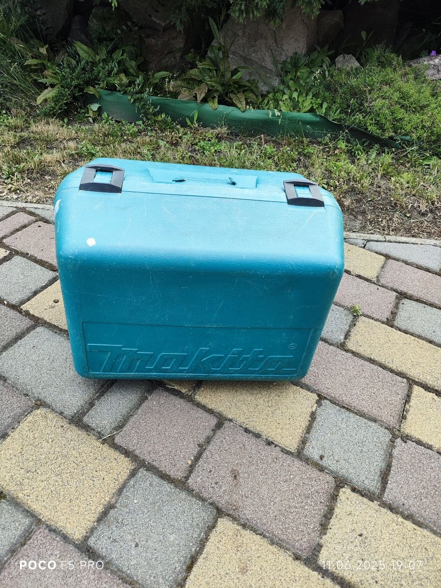 Циркулярна дискова пила Makita 5704R на 110 Вольт Японія оригінал