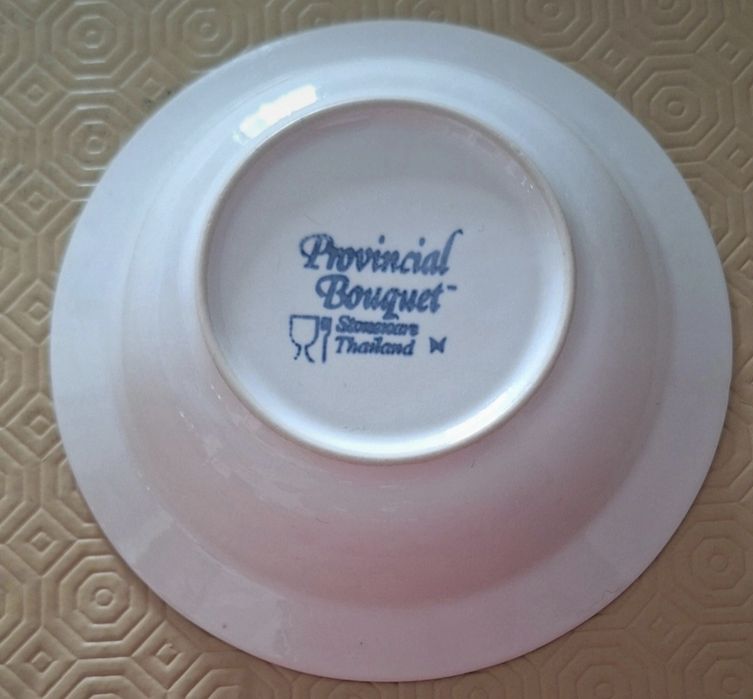 Pratos da Provincial Bouquet