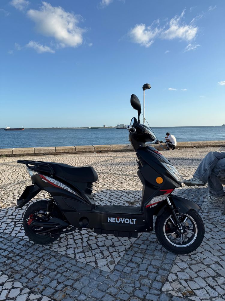Mota neovolt runner