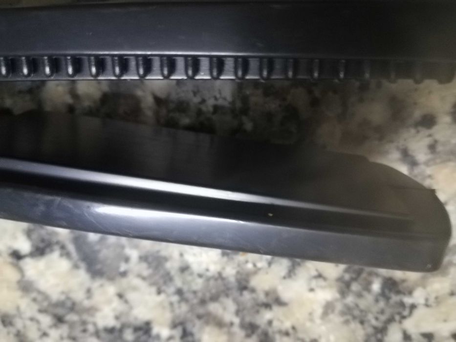 HOJE SÓ 10€Aquecedor a óleo DELBA eAlisador de cabelo prancha