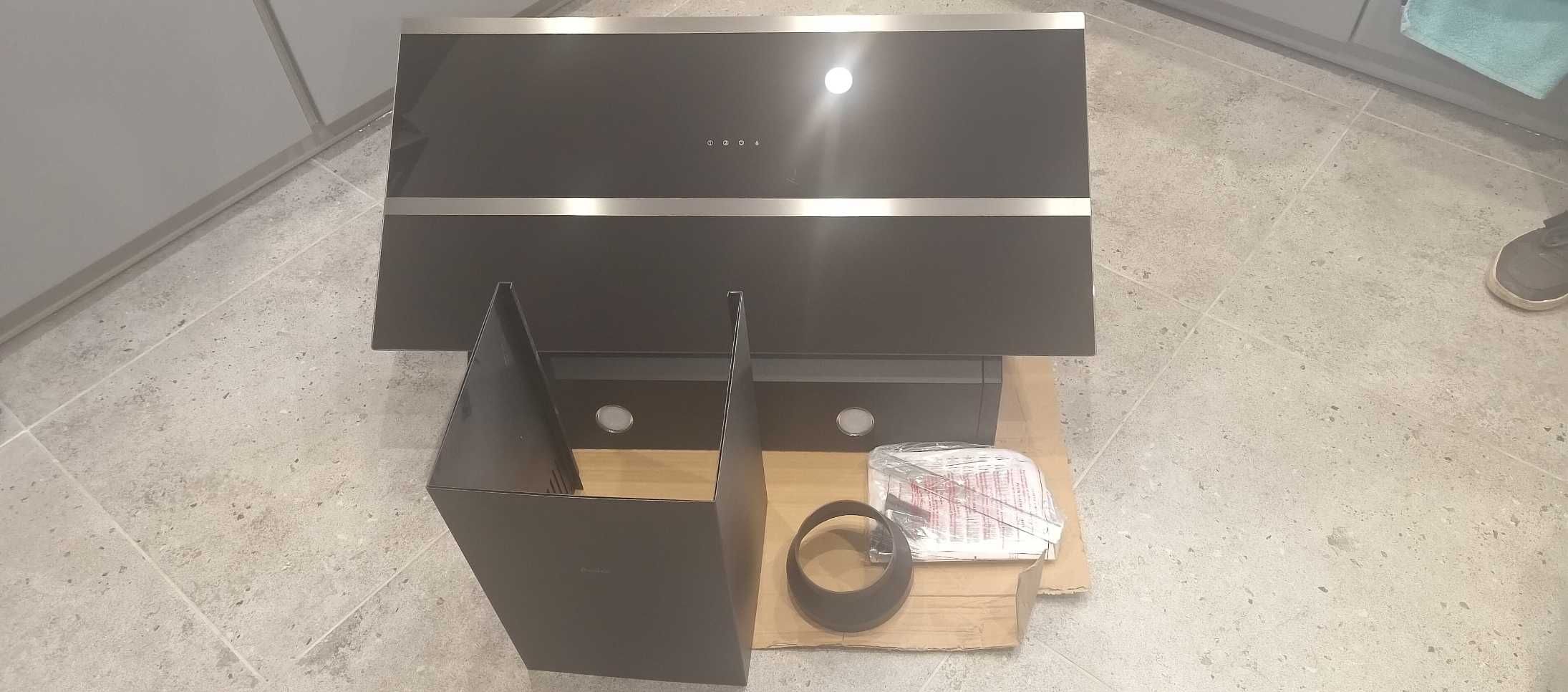 Okap kominowy skośny AMICA OKS9541S o szerokości 89.6 cm