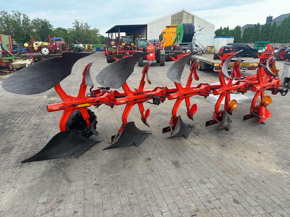 Pług obrotowy KUHN VARI MASTER 121 5 skibowy VARIO