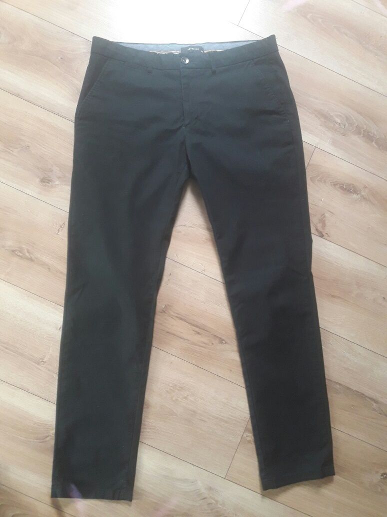 Czarne spodnie eleganckie rozmiar 33 Reserved