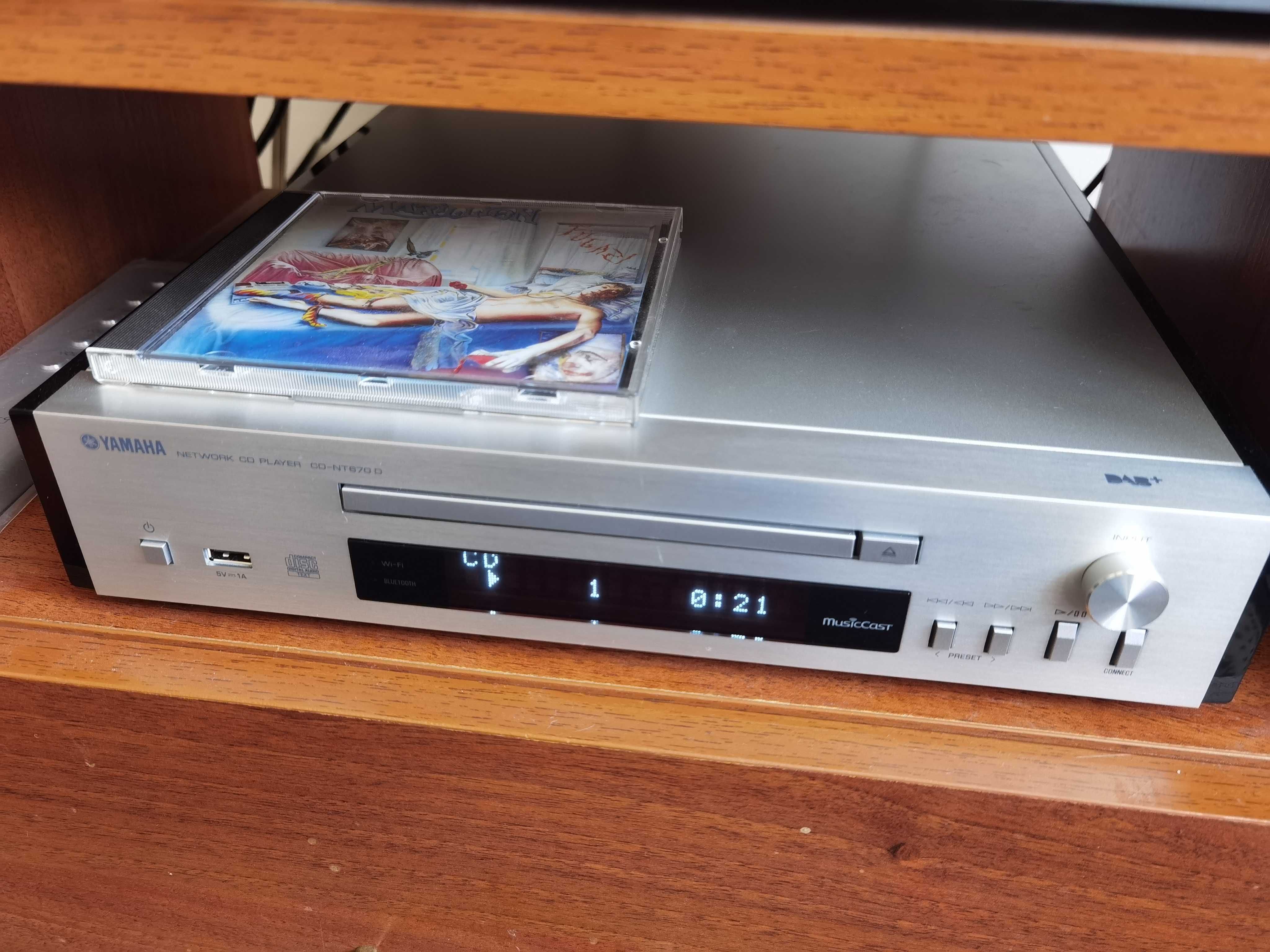 Odtwarzacz sieciowy Yamaha CD-NT670D