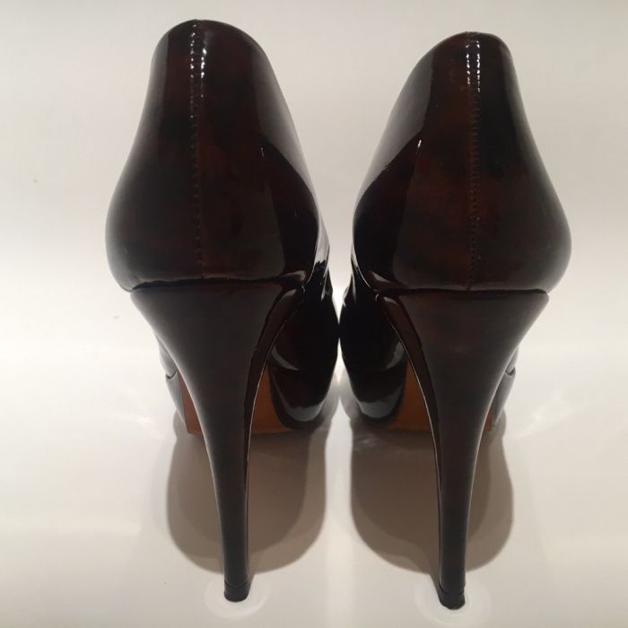 Szpilki Zara Woman, rozm. 38, brązowe, lakierowane, jak nowe, wysokie