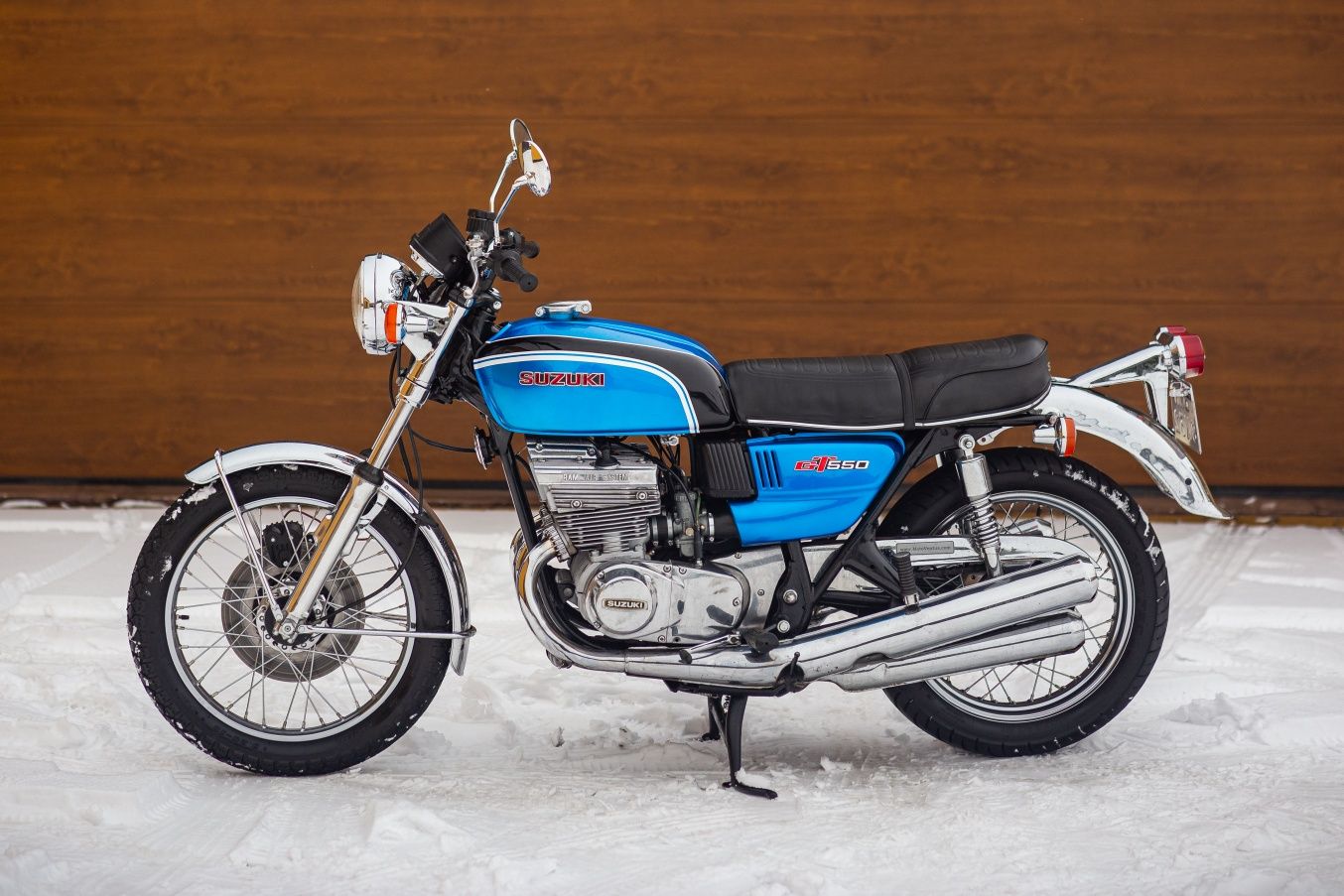 Suzuki gt 550 suzuki