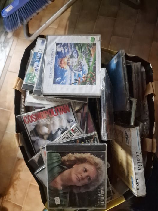 Cds de musica  desde a classixa a moderna