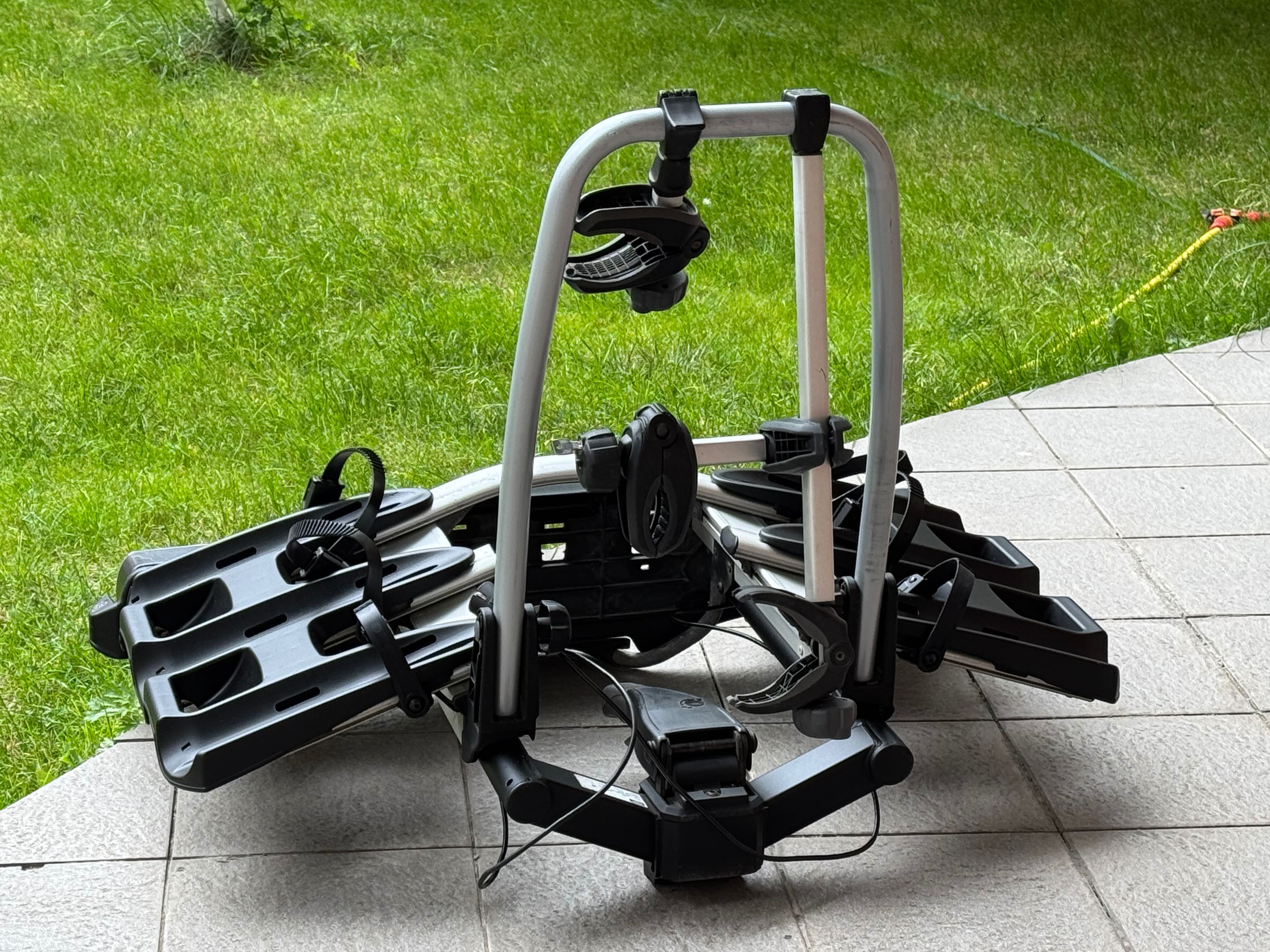 Thule Velocompact велокріплення на фаркоп автомобіля