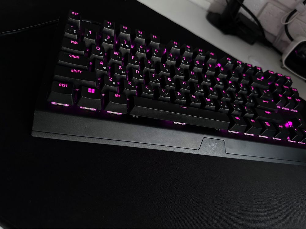 Продам клавиатуру Razer Blackwidow v3