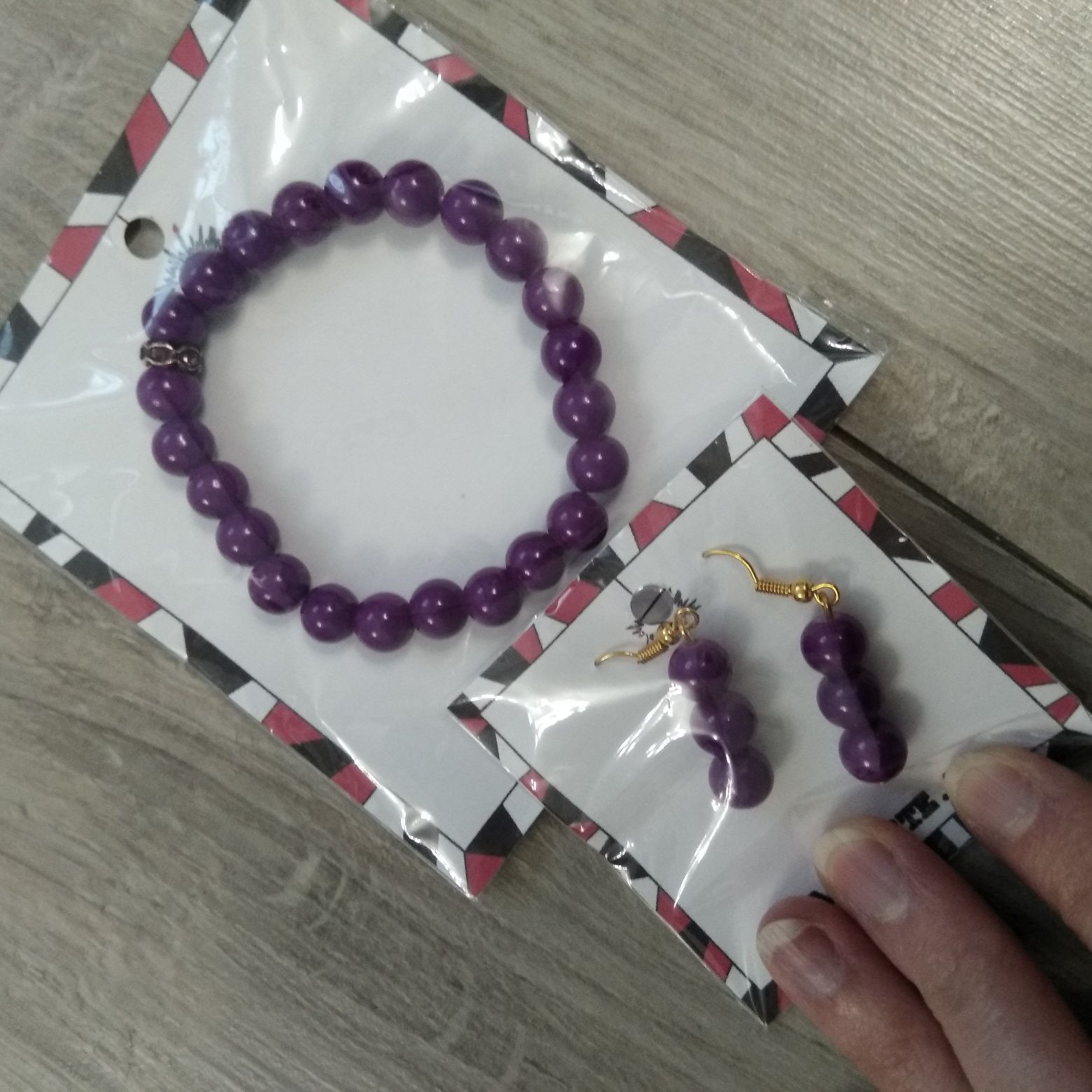 Komplet biżuterii ze szklanych koralików fioletowy