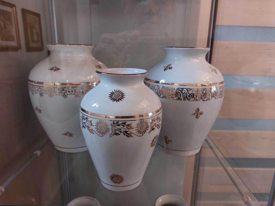 Wazony porcelanowe, Chodzież, złote zdobienia, 11 sztuk, PRL