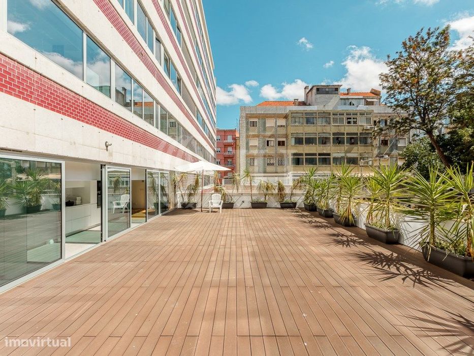 Apartamento T3 duplex com terraço, na Lapa, em Lisboa