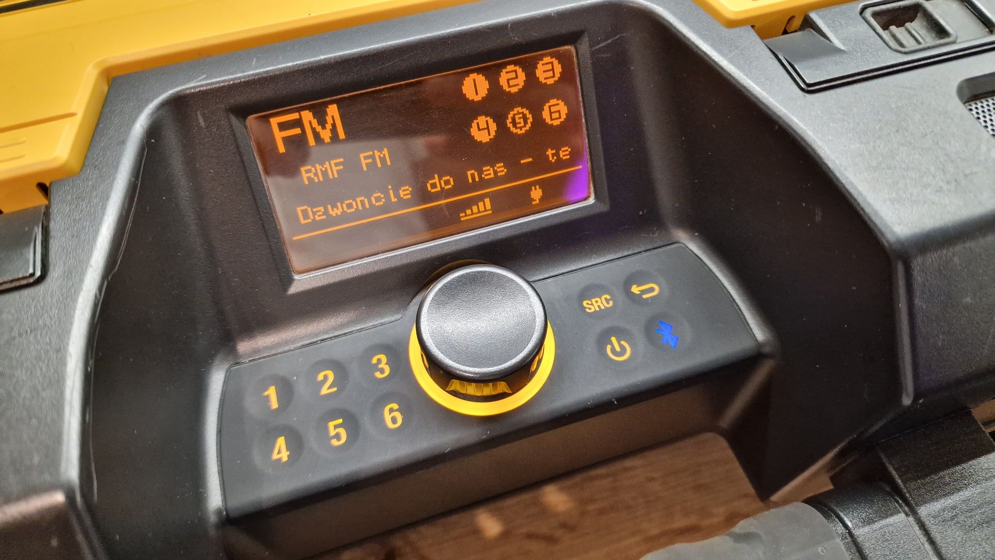 Radio Dewalt DWST1-75659-QW Subwoofer 6 głośników