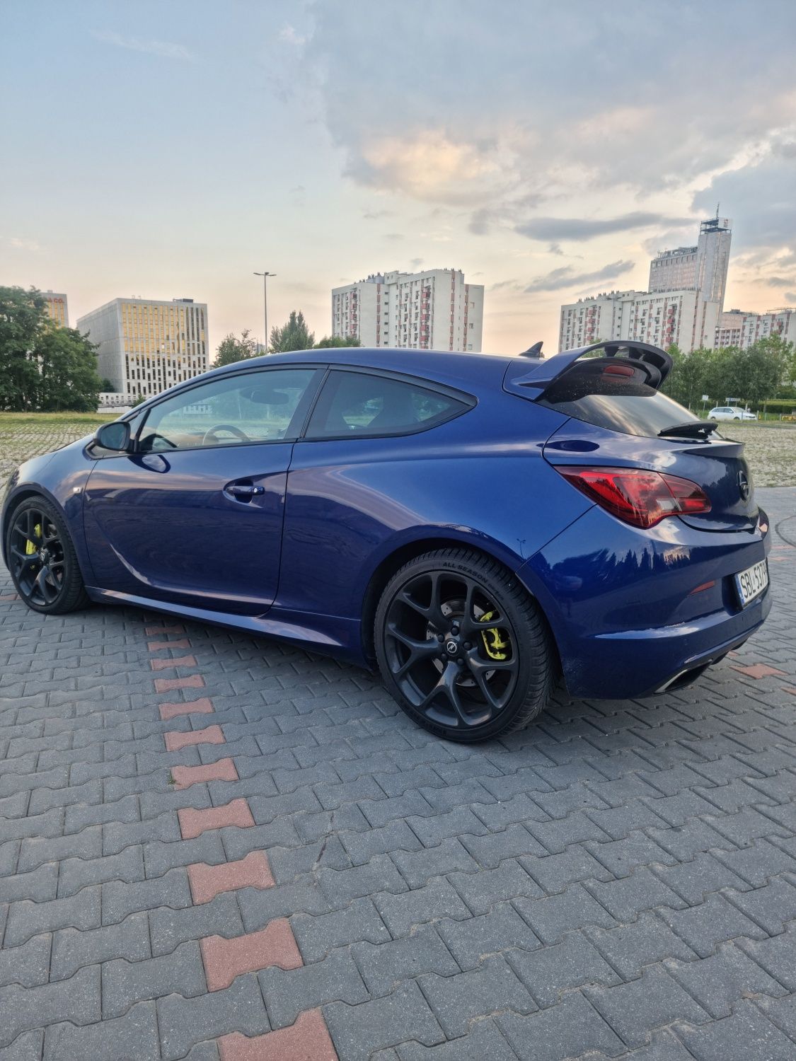 Opel Astra OPC GTC 310km  top stan