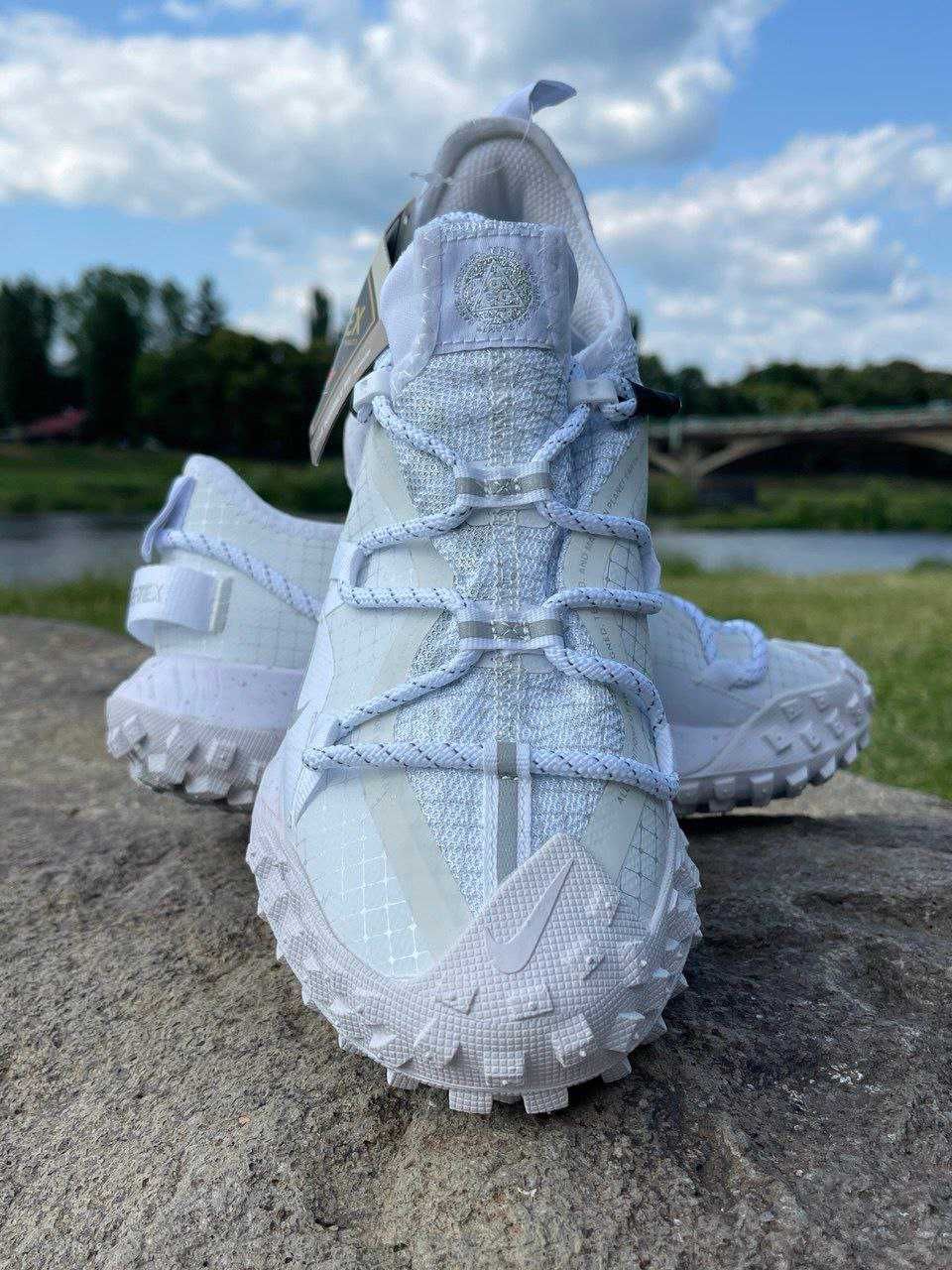Nike ACG -  mountain fly low gore-tex