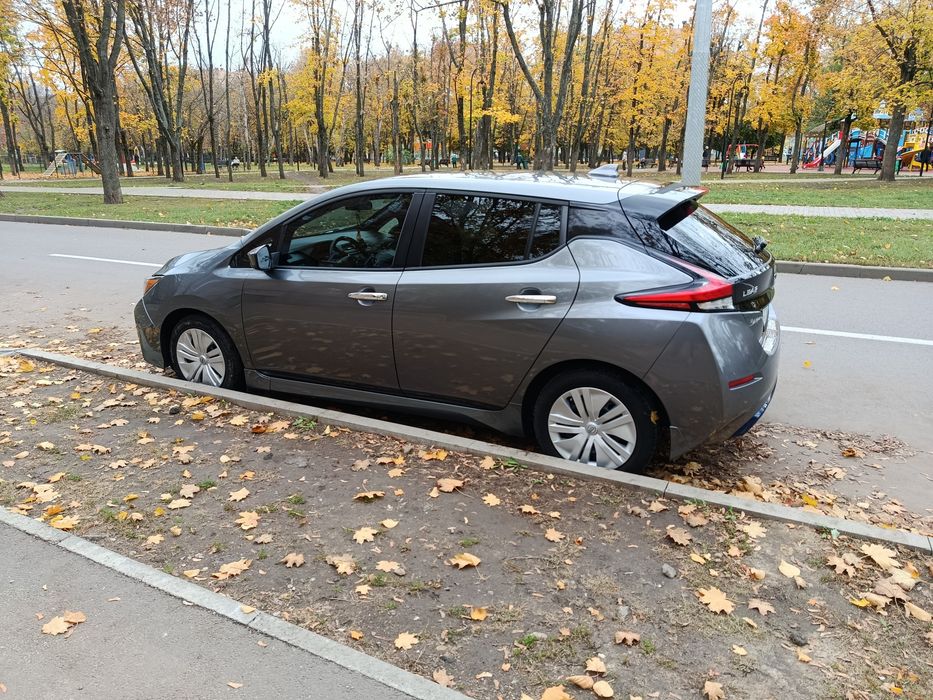 Продам Nissan leaf 2020