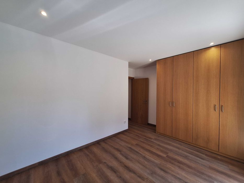Casa T2 para Arrendar em Monte Redondo, Leiria (moradia, apartamento)