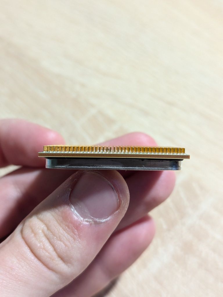 ЛОТ Процесор AMD Ryzen 3 3200G та ОЗП Samsung 2GB DDR3 1333MHz (PC3-10