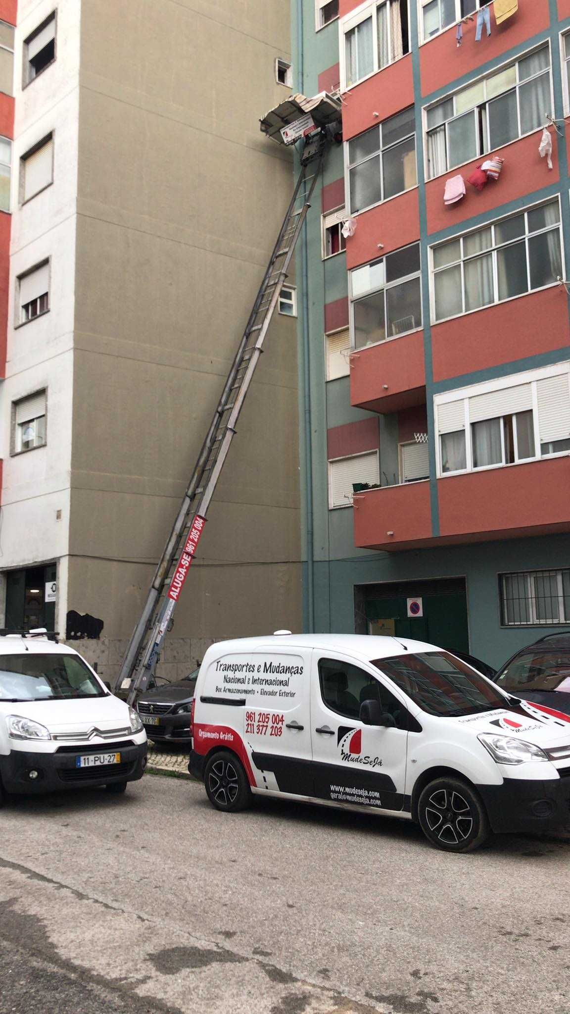 Mudanças e Elevador Exterior