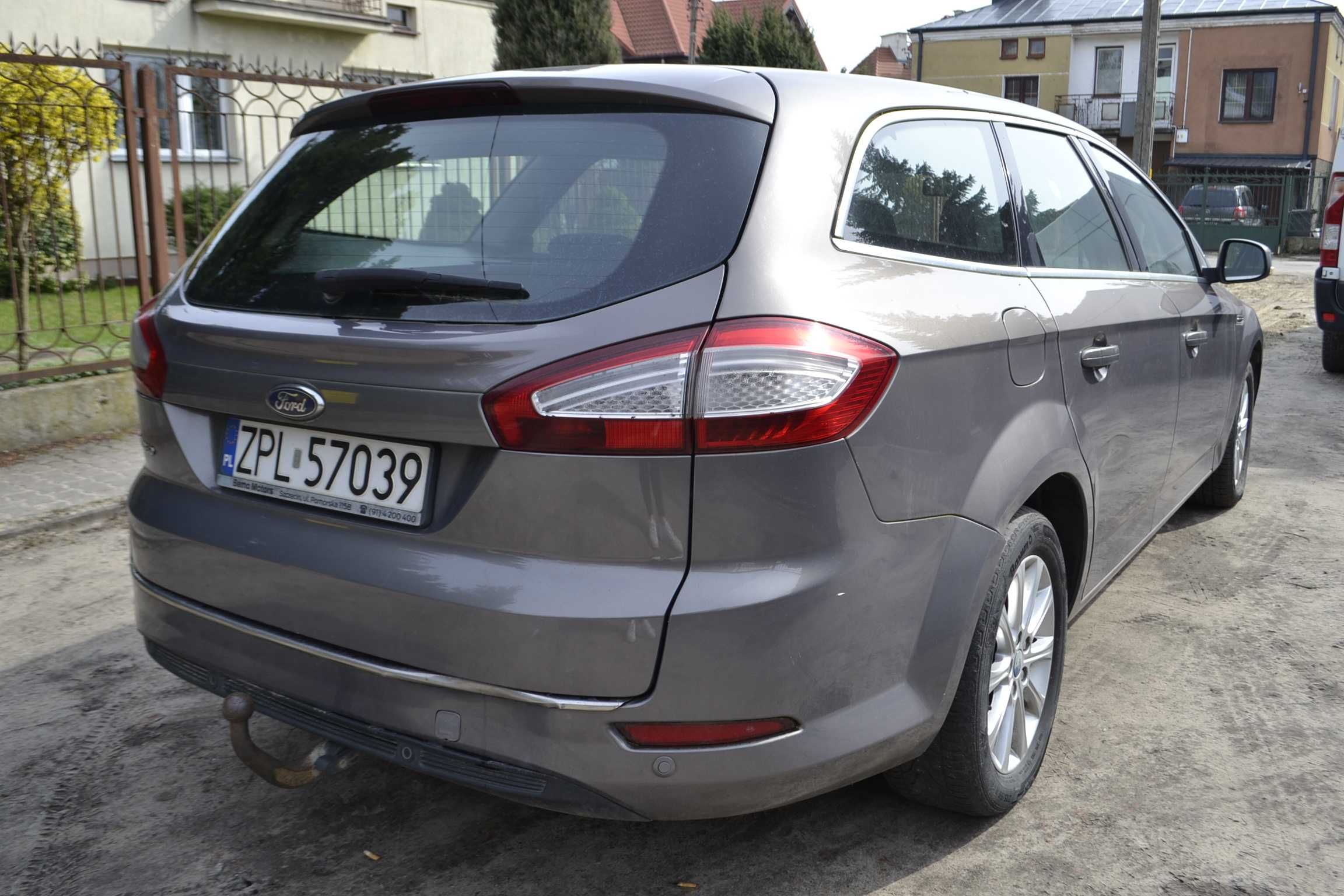 Boczki plastiki osłony wypełnienia FORD MONDEO MK4 LIFT KOMBI EUROPA