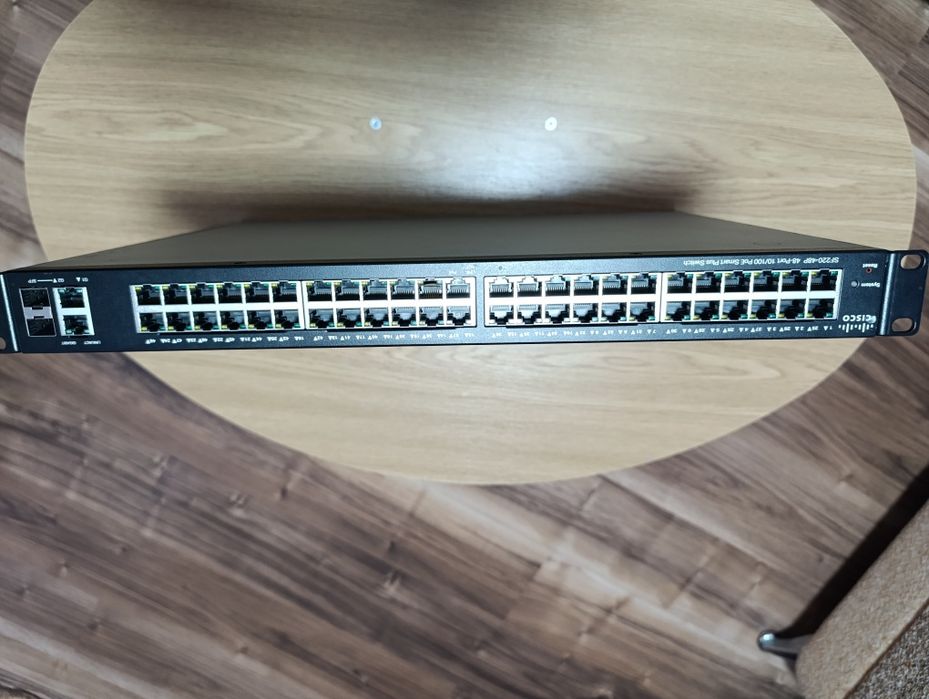 Комутатор Сіsco SF220-48P