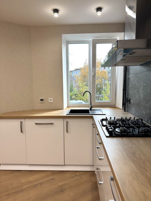 Перша здача , Центр , оренда чудової квартири.