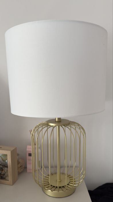 Lampa biały abażur złota podstawa