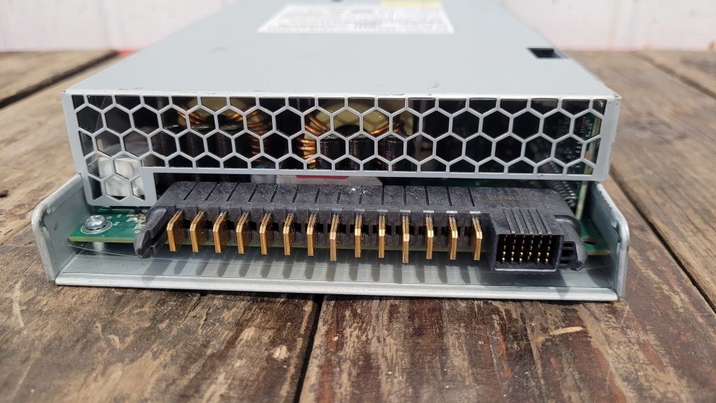Блок питания ARTESYN 2500W.